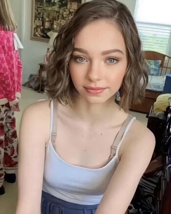 Full leaked Emma myers page private onlyfans photo