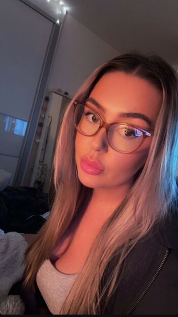 Full leaked Emma richardson private onlyfans photo