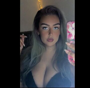 Full leaked Emma richardson private onlyfans photo