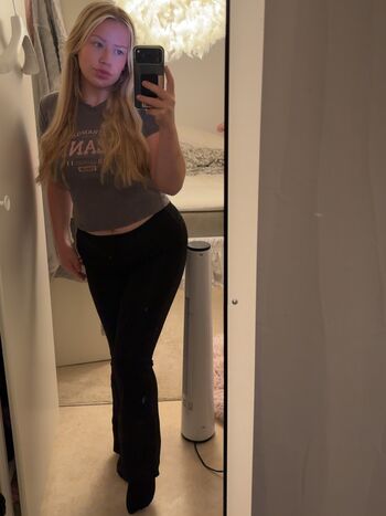 Full leaked Emma solander private onlyfans photo