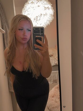 Full leaked Emma solander private onlyfans photo