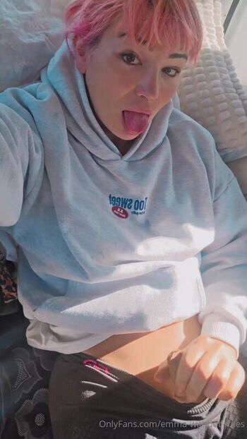 Full leaked Noah cyrus/ private onlyfans photo