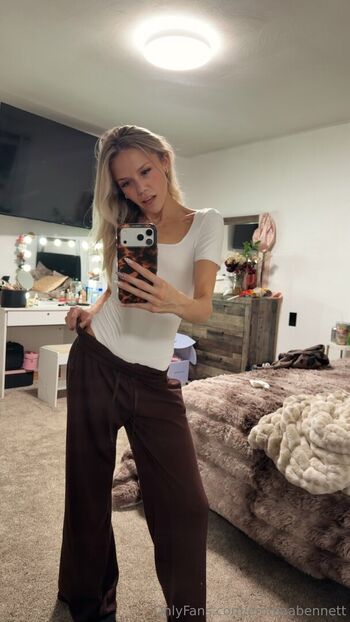 Full leaked Emmaabennett private onlyfans photo