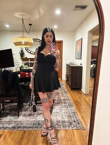 Full leaked Emmaloubeedie page private onlyfans photo