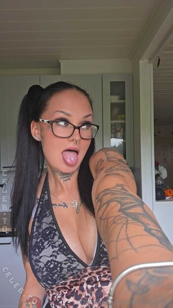 Full leaked Emmi viola page private onlyfans photo
