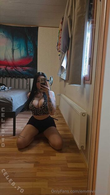 Full leaked Emmi viola page private onlyfans photo