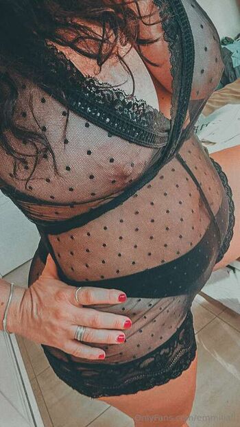 Full leaked Emmiliall private onlyfans photo