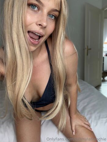 Full leaked Emmylafrenchie private onlyfans photo