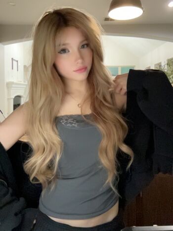 Full leaked Emmyuh private onlyfans photo