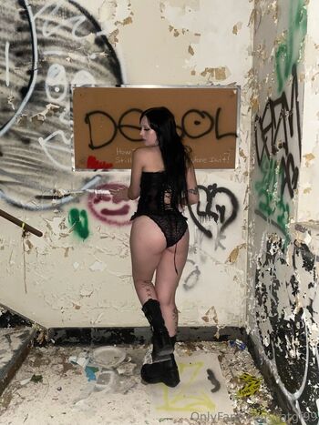 Full leaked Emoemz private onlyfans photo