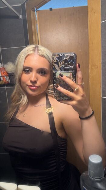 Full leaked Emsideyourmind private onlyfans photo