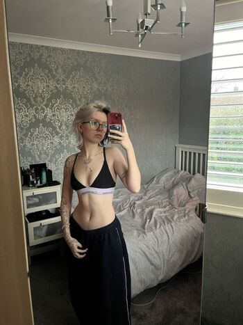 Full leaked Emzeeni private onlyfans photo