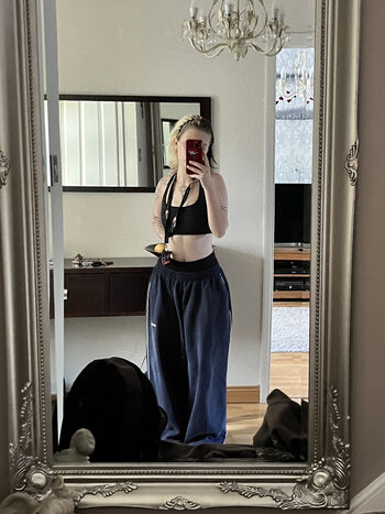 Full leaked Emzeeni private onlyfans photo