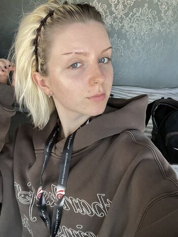 Full leaked Emzeeni private onlyfans photo