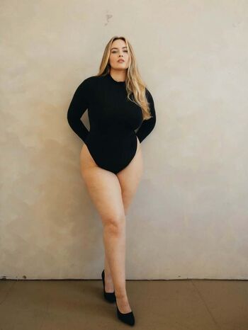 Full leaked Erinmhk page private onlyfans photo