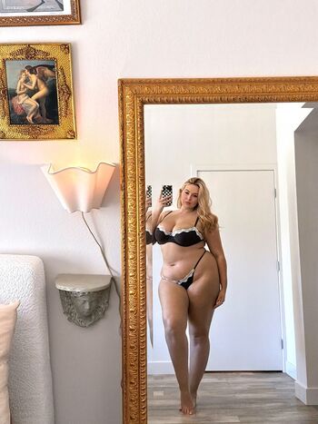 Full leaked Erinmhk private onlyfans photo
