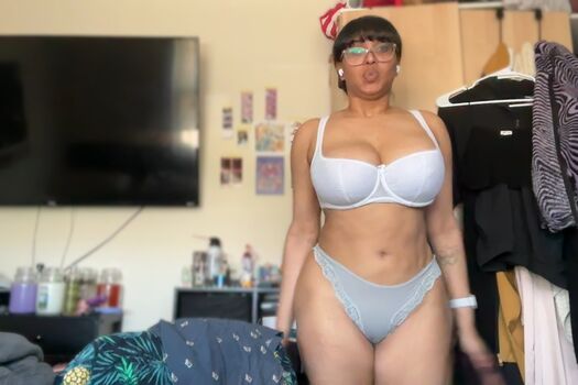 Full leaked Eromahou private onlyfans photo