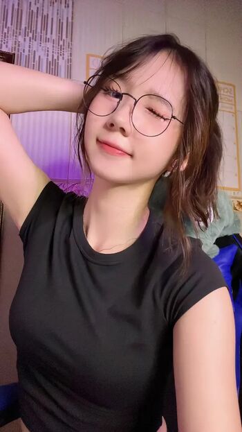 Full leaked Erria eri private onlyfans photo
