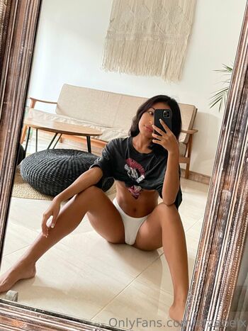 Full leaked Erzabelx private onlyfans photo