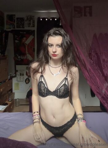 Full leaked Naila van kommer/ private onlyfans photo