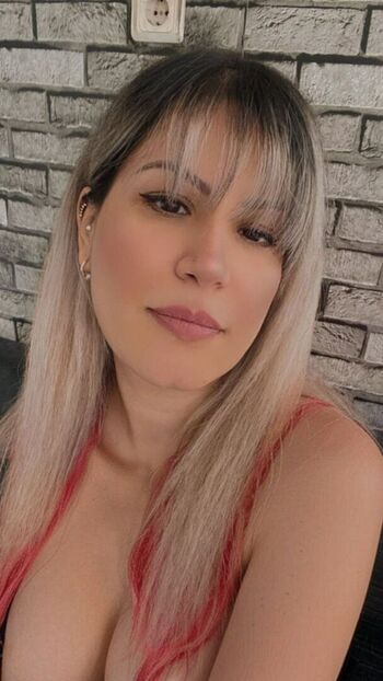 Full leaked Esraizmie private onlyfans photo