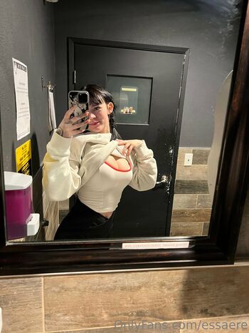 Full leaked Essaere private onlyfans photo
