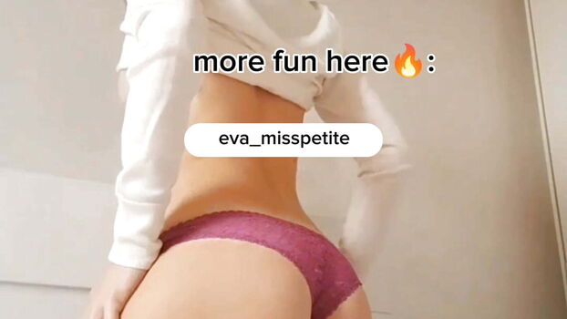 Full leaked Evamisspetite private onlyfans photo