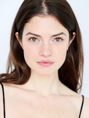 Eve Dumon