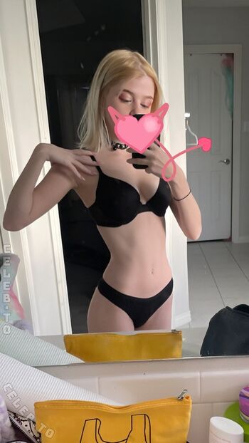 Full leaked Eveestarr private onlyfans photo