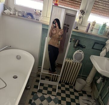 Full leaked Evelyna exclusiv private onlyfans photo