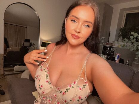 Full leaked Evelynwhite private onlyfans photo