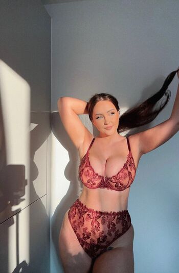 Full leaked Evelynwhite private onlyfans photo