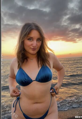 Full leaked Evelynxka private onlyfans photo