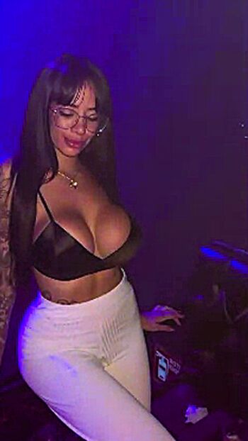 Full leaked Evelyyyn eve private onlyfans photo