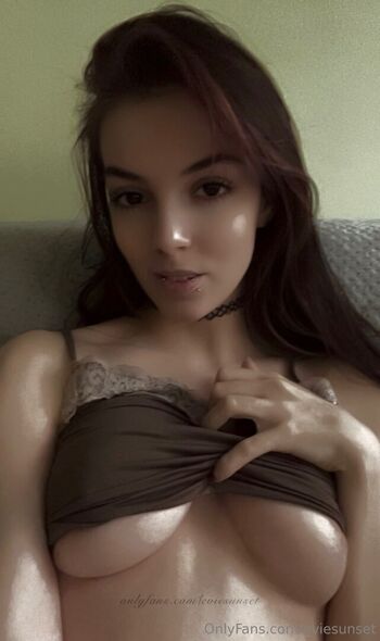 Full leaked Eviesunsett private onlyfans photo