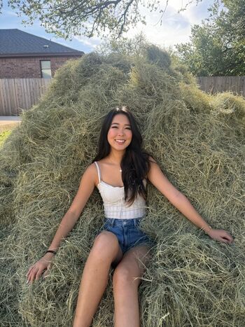 Full leaked Extraemily private onlyfans photo