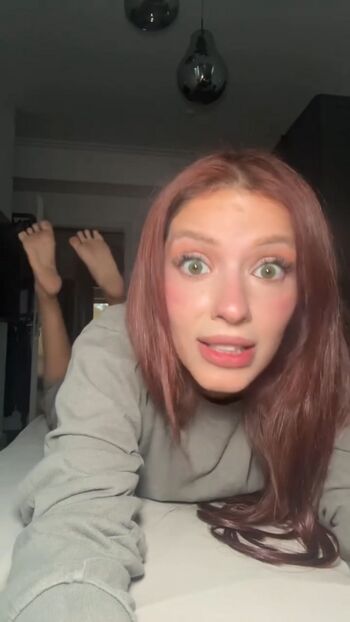 Full leaked Extraemilyy private onlyfans photo