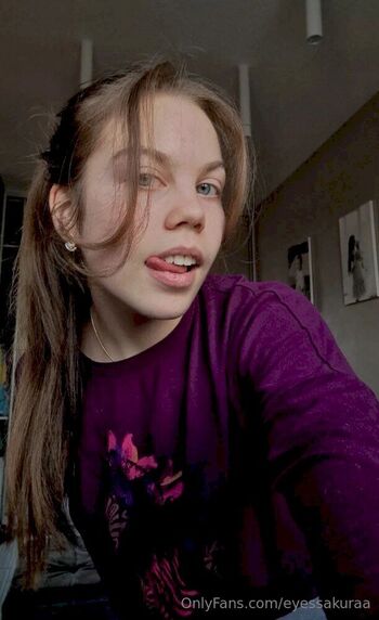 Full leaked Eyessakuraa page private onlyfans photo