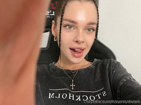 Full leaked Eyessakuraa private onlyfans photo