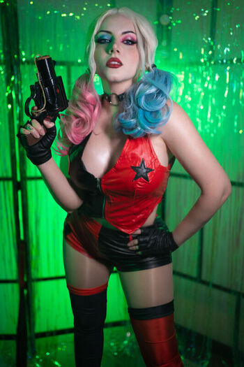 Ezy Summers Cosplay