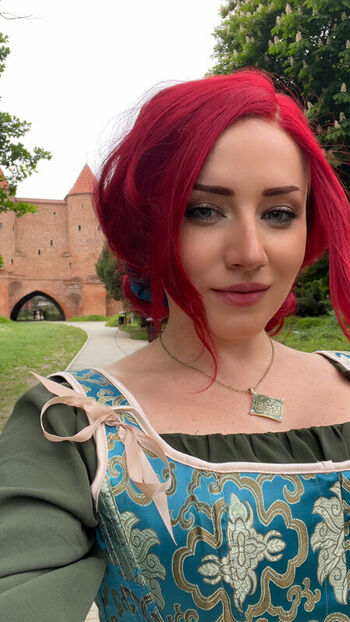 Ezy Summers Cosplay