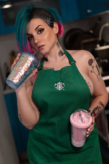 Ezy Summers Cosplay