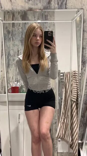 Full leaked Fairyizz private onlyfans photo