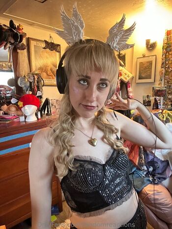 Full leaked Fandomreactions page private onlyfans photo