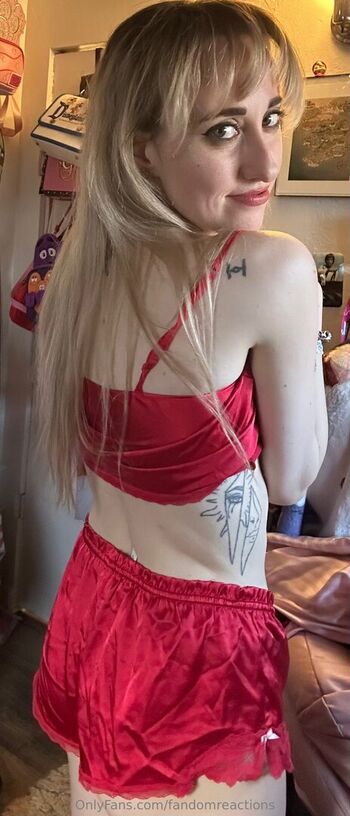 Full leaked Fandomreactions page private onlyfans photo