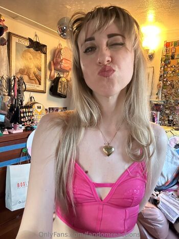 Full leaked Fandomreactions private onlyfans photo