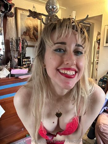 Full leaked Fandomreactions private onlyfans photo