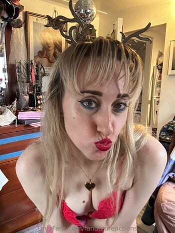 Full leaked Fandomreactions private onlyfans photo