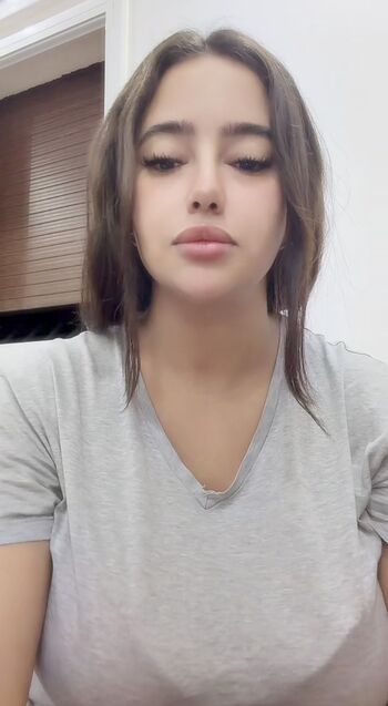Full leaked Farahnour private onlyfans photo