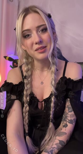 Full leaked Farbenfuchs private onlyfans photo